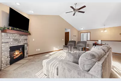 6441  Kingsview Dr, Racine, WI 53406 - Photo 18