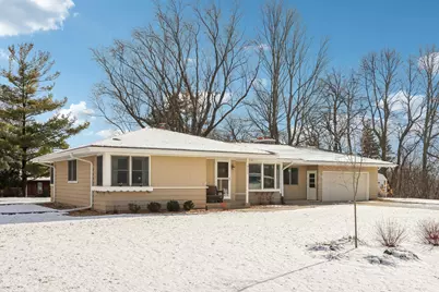 860  Anthony Ln, Brookfield, WI 53045 - Photo 2