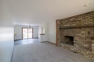 28609 Martha Ct, Racine, WI 53185 - Photo 12