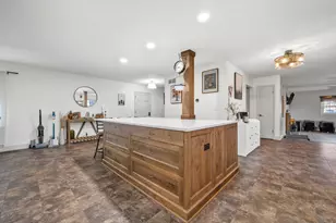 W341N6716 Lancelot Dr, Oconomowoc, WI 53066 - Photo 2