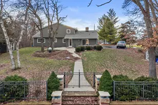 W341N6716 Lancelot Dr, Oconomowoc, WI 53066 - Photo 26