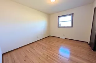 4127 S 89th St, Greenfield, WI 53228 - Photo 24