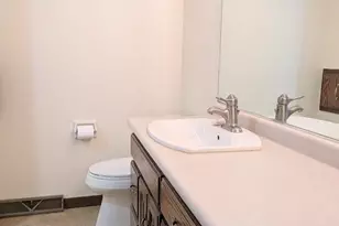 4127 S 89th St, Greenfield, WI 53228 - Photo 16