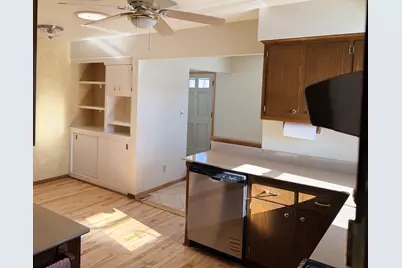 4127 S 89th St, Greenfield, WI 53228 - Photo 6