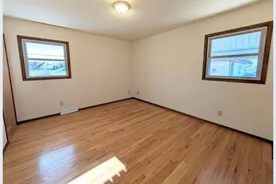 4127 S 89th St, Greenfield, WI 53228 - Photo 28