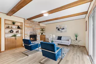 7975 S Wynbrook Ct, Oak Creek, WI 53154 - Photo 20