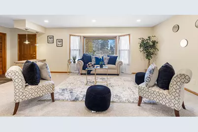 7975 S Wynbrook Ct, Oak Creek, WI 53154 - Photo 4