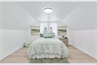 550 N Riverside Dr, Saukville, WI 53080 - Photo 20