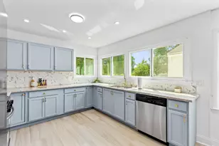 550 N Riverside Dr, Saukville, WI 53080 - Photo 4