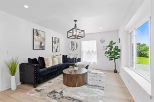 550 N Riverside Dr, Saukville, WI 53080 - Photo 6