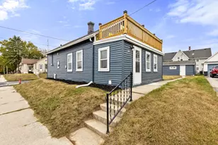 1143 S 23rd St, Manitowoc, WI 54220 - Photo 2