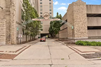 270 E Highland Ave #1021, Milwaukee, WI 53202 - Photo 1
