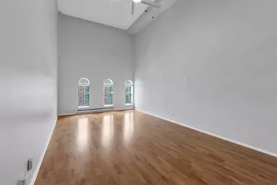 270 E Highland Ave #1021, Milwaukee, WI 53202 - Photo 20