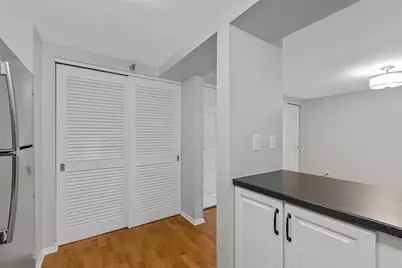 270 E Highland Ave #1021, Milwaukee, WI 53202 - Photo 16