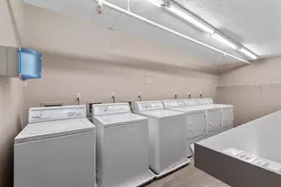 270 E Highland Ave, Milwaukee, WI 53202 - Photo 44