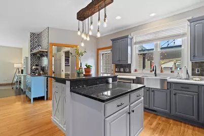 1821 N Vel R Phillips Ave, Milwaukee, WI 53212 - Photo 8