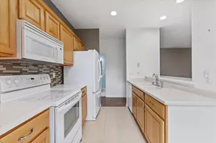 9155 W Elm Ct, Franklin, WI 53132 - Photo 10