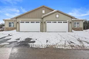 7049 Stonewood Ln, Lannon, WI 53046 - Photo 26