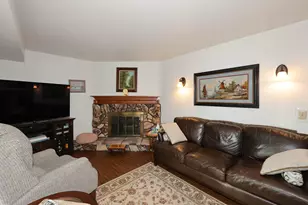 15035 W Kingsway Dr, New Berlin, WI 53151 - Photo 10