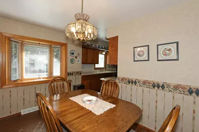 15035 W Kingsway Dr, New Berlin, WI 53151 - Photo 12