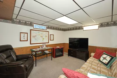 15035 W Kingsway Dr, New Berlin, WI 53151 - Photo 18