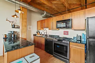 234 E Reservoir Ave, Milwaukee, WI 53212 - Photo 10