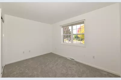 5228 S Hidden Dr, Greenfield, WI 53221 - Photo 26