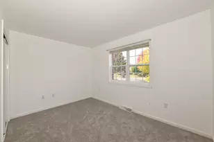 5228 S Hidden Dr, Greenfield, WI 53221 - Photo 26