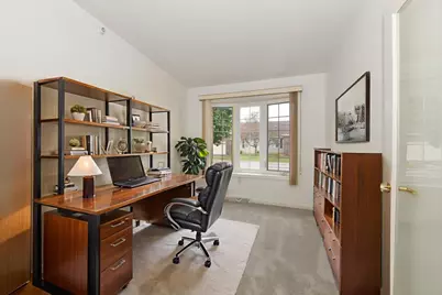 5228 S Hidden Dr, Greenfield, WI 53221 - Photo 8