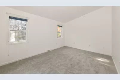 5228 S Hidden Dr, Greenfield, WI 53221 - Photo 28