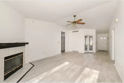 5228 S Hidden Dr, Greenfield, WI 53221 - Photo 14