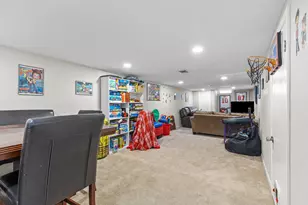 816 Birch Dr, Waukesha, WI 53188 - Photo 16