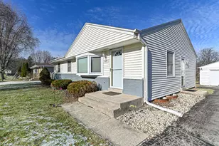 6206 W Fairlane Ave, Brown Deer, WI 53223 - Photo 4