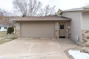 632 Herman Ct, Onalaska, WI 54650 - Photo 10