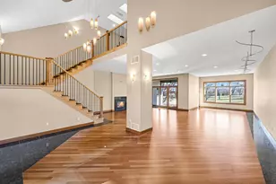 7513 W Tuckaway Pines Cir, Franklin, WI 53132 - Photo 8