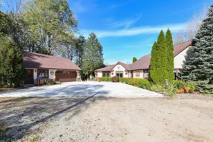 W179S8246 Pioneer Dr, Muskego, WI 53150 - Photo 6