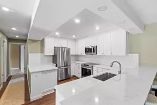 321 Park Hill Dr, Pewaukee, WI 53072 - Photo 1