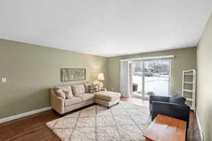 321 Park Hill Dr, Pewaukee, WI 53072 - Photo 10