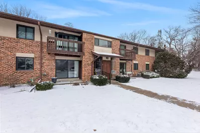 321  Park Hill Dr #A, Pewaukee, WI 53072 - Photo 2