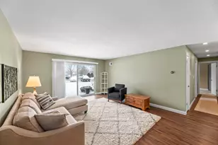 321 Park Hill Dr, Pewaukee, WI 53072 - Photo 12