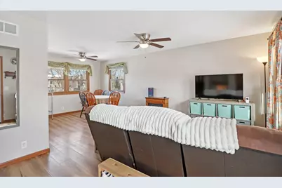 949 E Prospect St, Lake Mills, WI 53551 - Photo 10