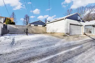 818 S 94th St, West Allis, WI 53214 - Photo 28