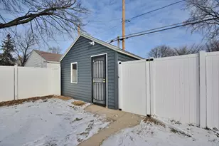 2708 S 45th St, Milwaukee, WI 53219 - Photo 20