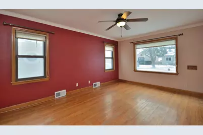 2708 S 45th St, Milwaukee, WI 53219 - Photo 8