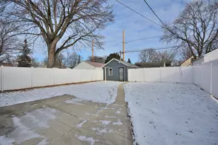 2708 S 45th St, Milwaukee, WI 53219 - Photo 22