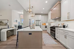 N66W21333 Sagebrush Dr, Menomonee Falls, WI 53046 - Photo 10