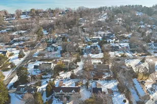 9126 N Meadowlark Ln, Bayside, WI 53217 - Photo 62