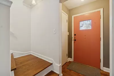 9126 N Meadowlark Ln, Bayside, WI 53217 - Photo 6