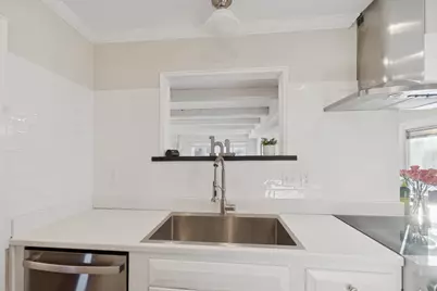 9126 N Meadowlark Ln, Bayside, WI 53217 - Photo 24