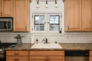 424 W Luebbe Ln, Glendale, WI 53217 - Photo 18